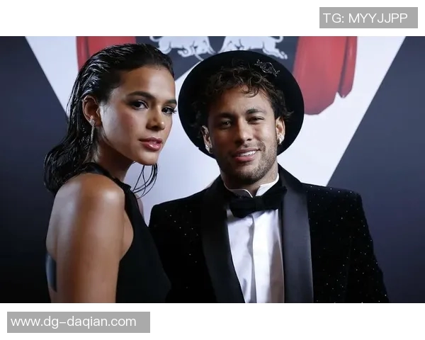 绝美女神与绿茵巨星的浪漫故事揭开璀璨足球与爱情新篇章 绝美女神与绿茵巨星的浪漫故事揭开璀璨足球与爱情新篇章